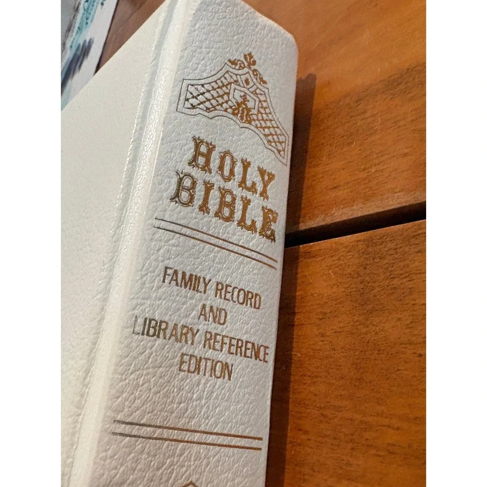 Holy Bible King James Version Family Altar Edition White Gold Red Letter 1977